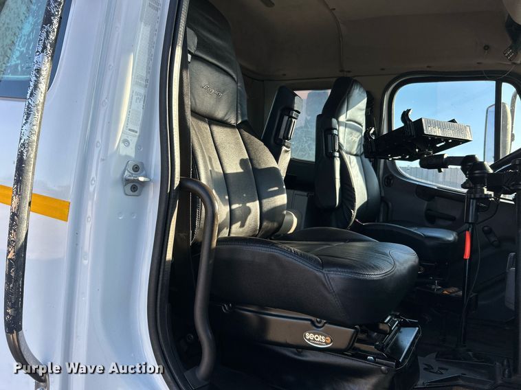 image for item KH9659 2014 Freightliner  108SD utility / service truck