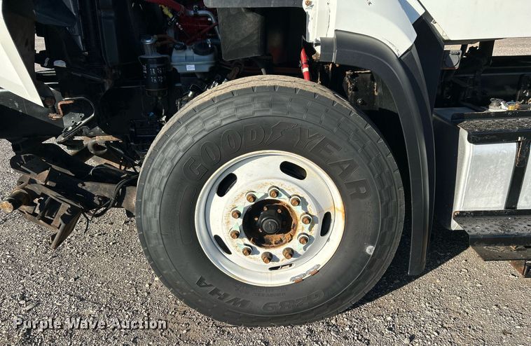 image for item KH9659 2014 Freightliner  108SD utility / service truck