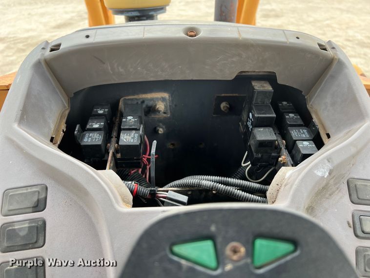 image for item KV9802 2001 Case 580M backhoe