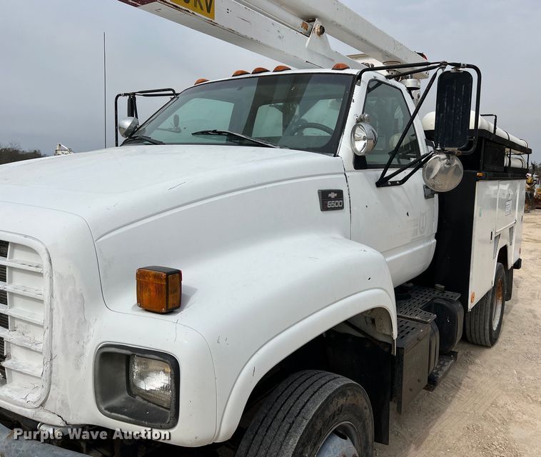 image for item KV9807 1999 Chevrolet C6500 bucket truck