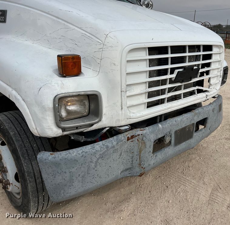 image for item KV9807 1999 Chevrolet C6500 bucket truck