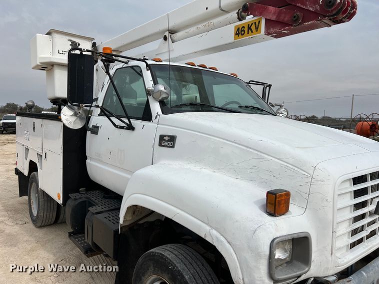 image for item KV9807 1999 Chevrolet C6500 bucket truck