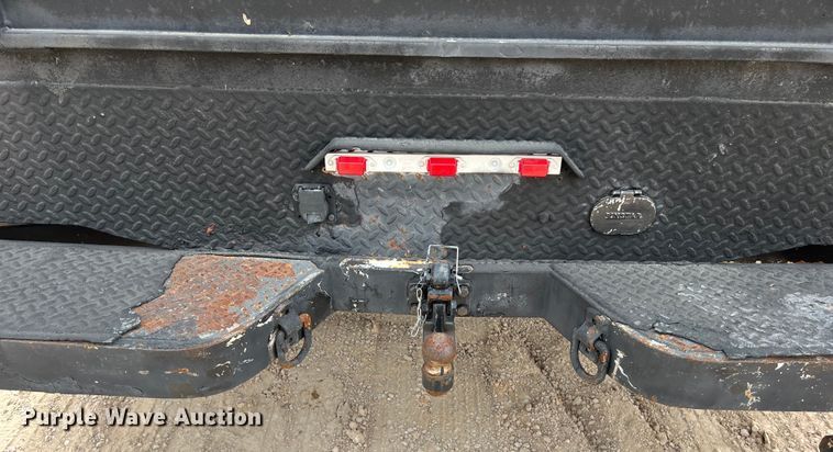 image for item KV9807 1999 Chevrolet C6500 bucket truck