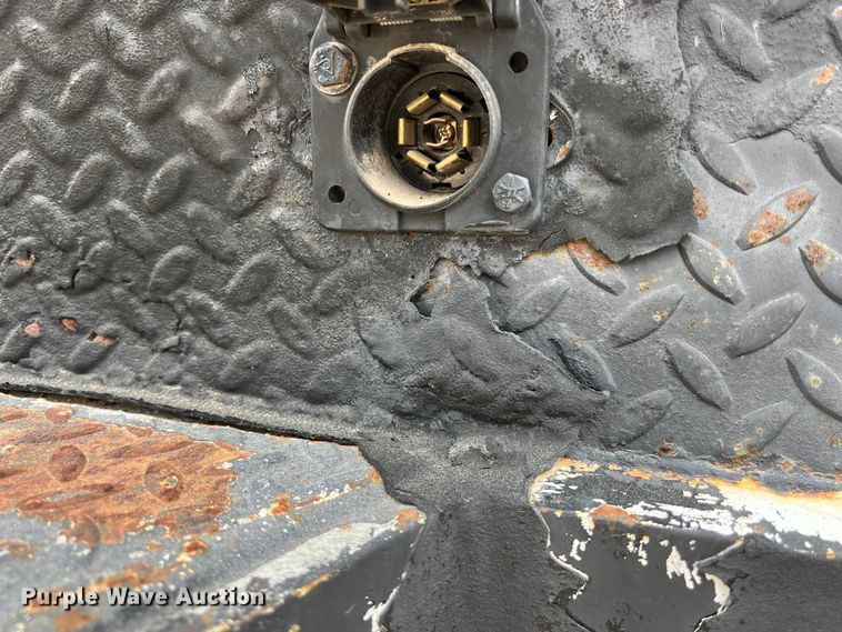 image for item KV9807 1999 Chevrolet C6500 bucket truck