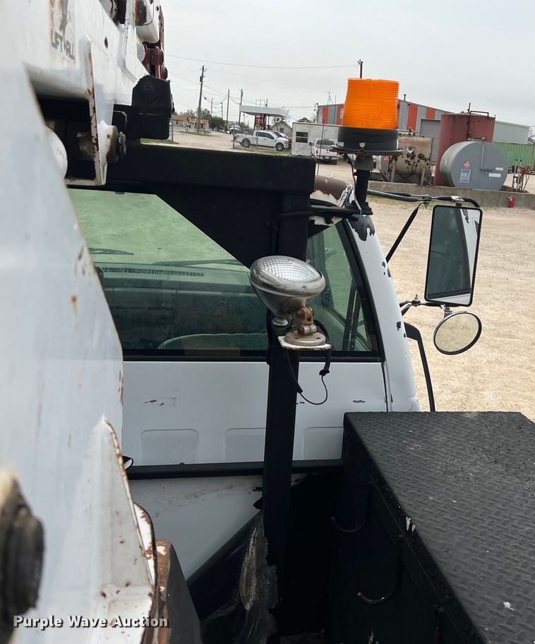 image for item KV9807 1999 Chevrolet C6500 bucket truck