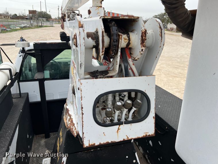 image for item KV9807 1999 Chevrolet C6500 bucket truck