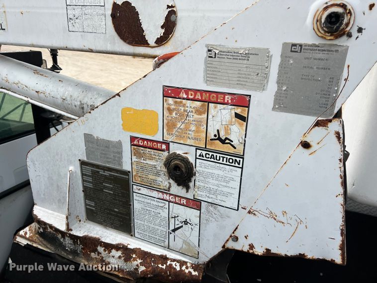 image for item KV9807 1999 Chevrolet C6500 bucket truck