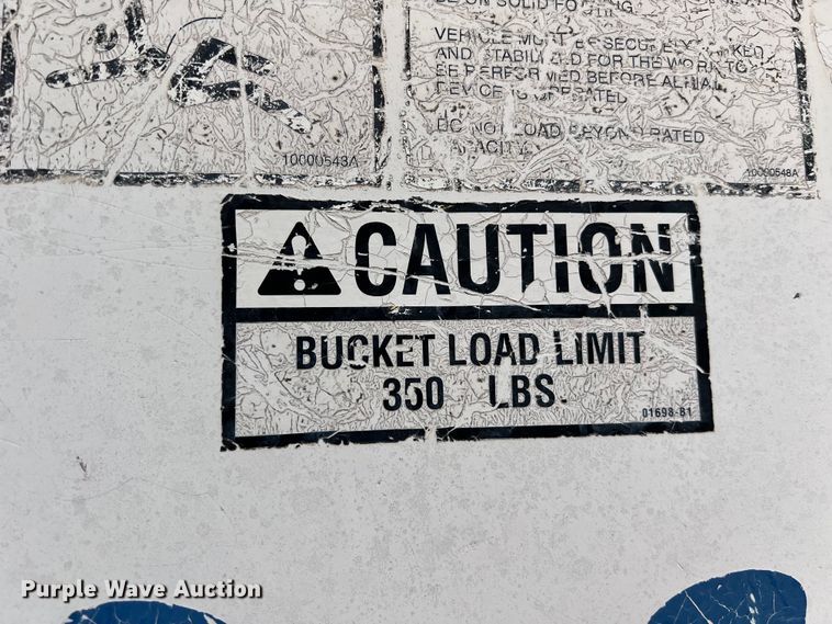 image for item KV9807 1999 Chevrolet C6500 bucket truck