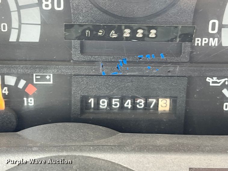 image for item KV9807 1999 Chevrolet C6500 bucket truck