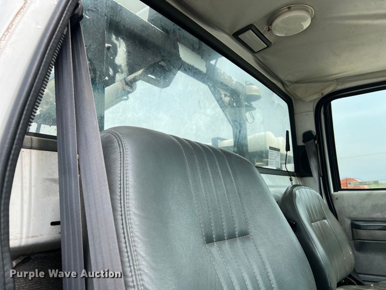 image for item KV9807 1999 Chevrolet C6500 bucket truck