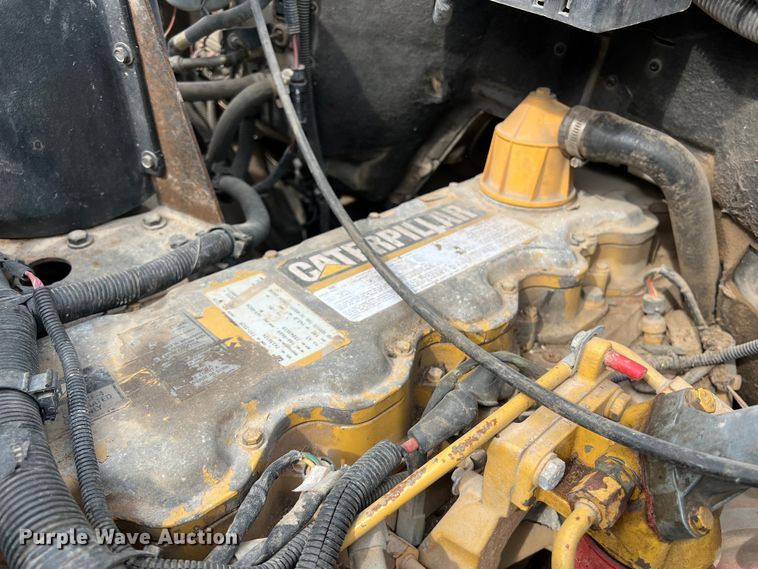 image for item KV9807 1999 Chevrolet C6500 bucket truck