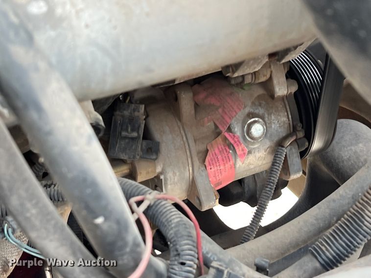 image for item KV9807 1999 Chevrolet C6500 bucket truck