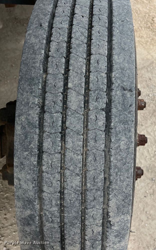 image for item KV9807 1999 Chevrolet C6500 bucket truck