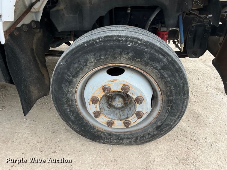 image for item KV9807 1999 Chevrolet C6500 bucket truck