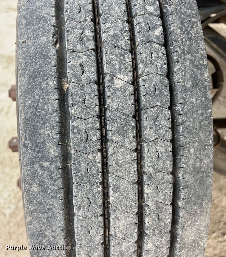 image for item KV9807 1999 Chevrolet C6500 bucket truck