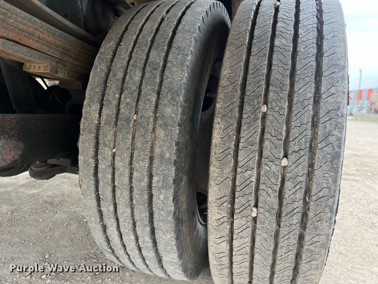 image for item KV9807 1999 Chevrolet C6500 bucket truck