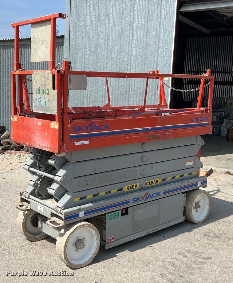 image for item KV9810 Skyjack  SJ 3226 scissor lift