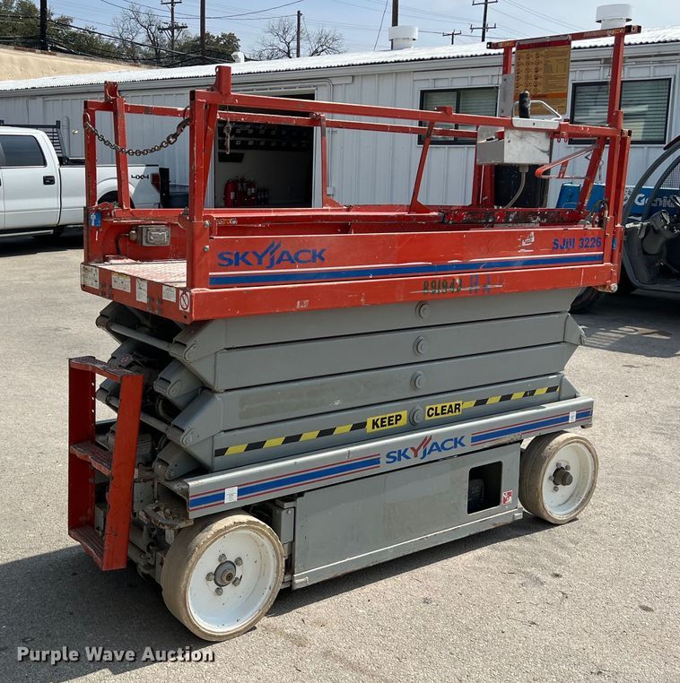 image for item KV9810 Skyjack  SJ 3226 scissor lift