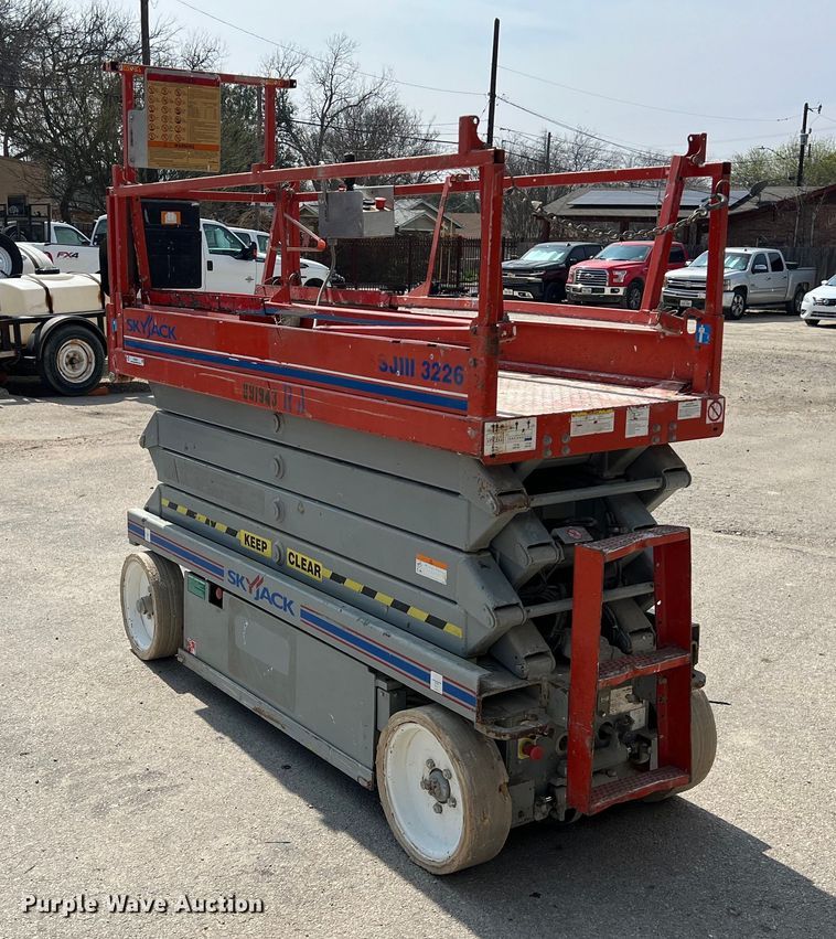 image for item KV9810 Skyjack  SJ 3226 scissor lift