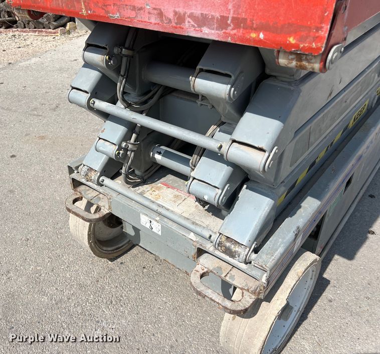 image for item KV9810 Skyjack  SJ 3226 scissor lift