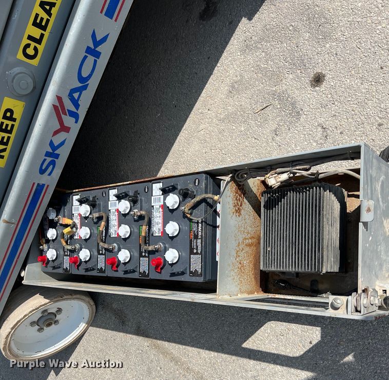 image for item KV9810 Skyjack  SJ 3226 scissor lift