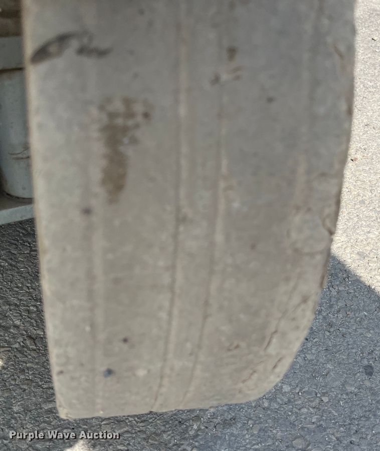 image for item KV9810 Skyjack  SJ 3226 scissor lift