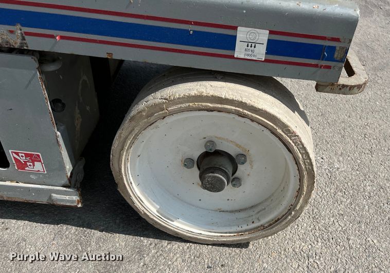 image for item KV9810 Skyjack  SJ 3226 scissor lift