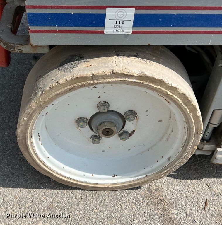 image for item KV9810 Skyjack  SJ 3226 scissor lift