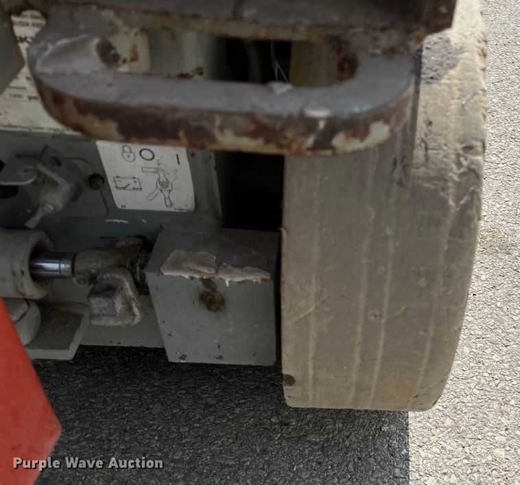 image for item KV9810 Skyjack  SJ 3226 scissor lift