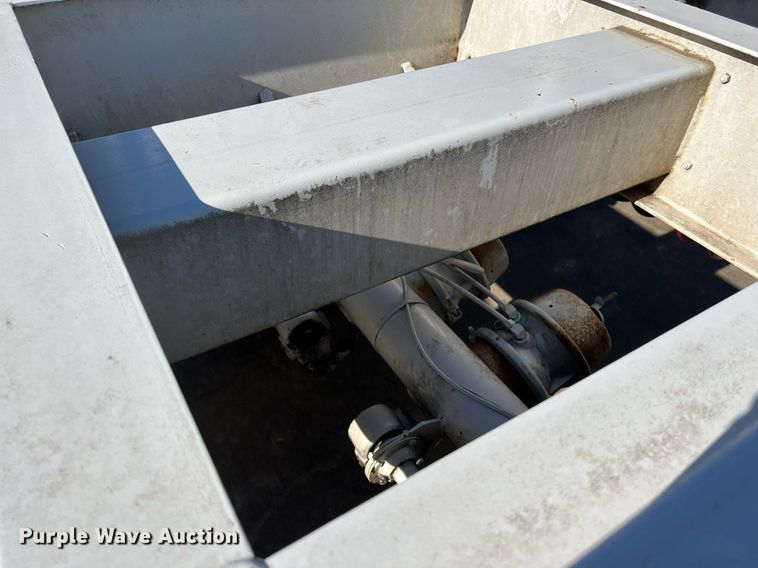 image for item KV9824 2011 Butler pole trailer