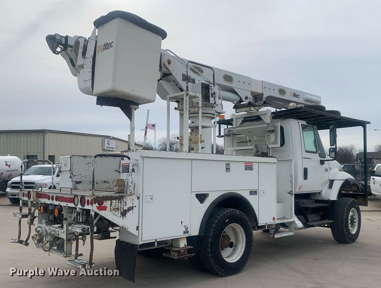 image for item KX9805 2005 International 7300 bucket truck