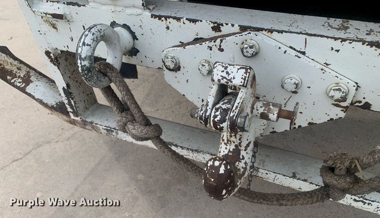 image for item KX9805 2005 International 7300 bucket truck