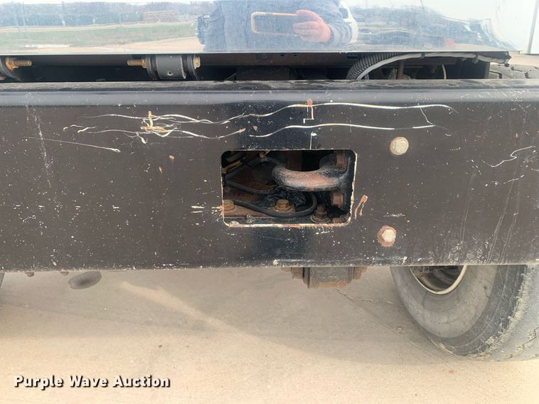 image for item KX9805 2005 International 7300 bucket truck