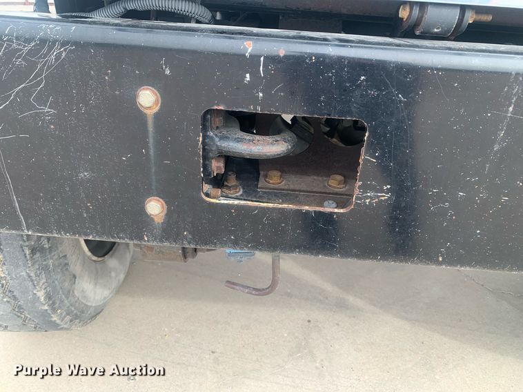 image for item KX9805 2005 International 7300 bucket truck