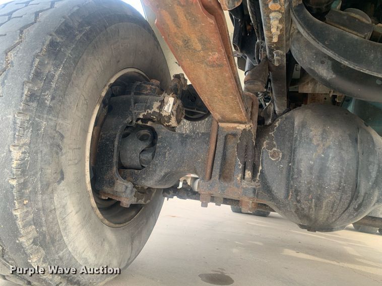 image for item KX9805 2005 International 7300 bucket truck