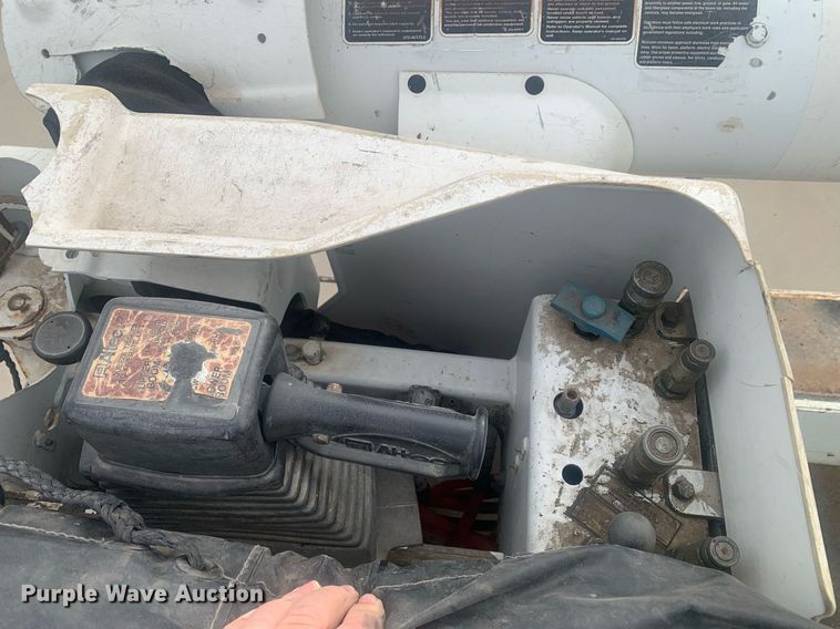 image for item KX9805 2005 International 7300 bucket truck