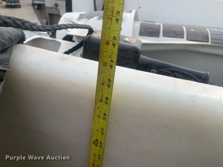 image for item KX9805 2005 International 7300 bucket truck