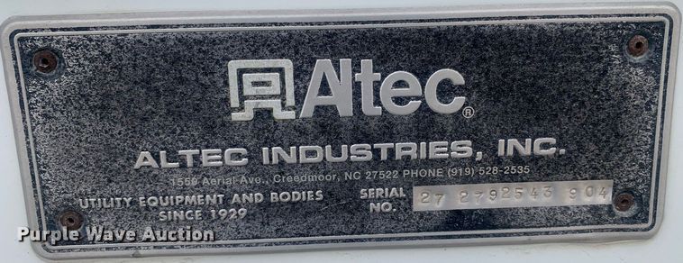 image for item KX9805 2005 International 7300 bucket truck