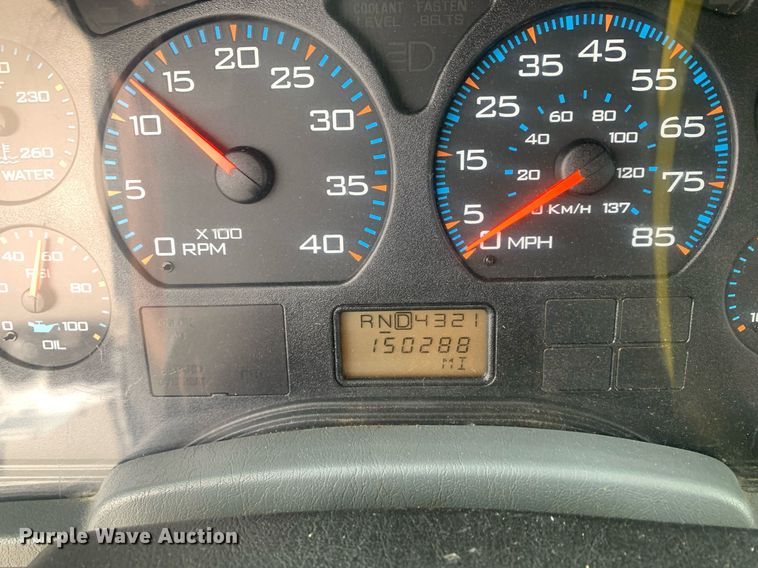 image for item KX9805 2005 International 7300 bucket truck