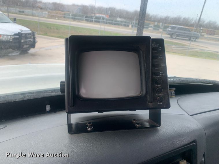 image for item KX9805 2005 International 7300 bucket truck