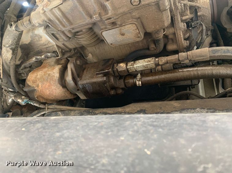 image for item KX9805 2005 International 7300 bucket truck