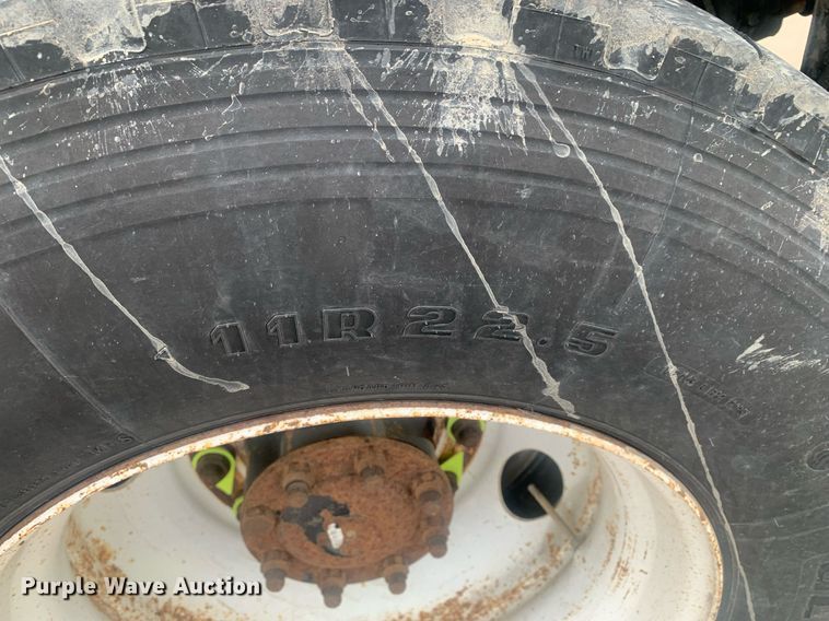 image for item KX9805 2005 International 7300 bucket truck