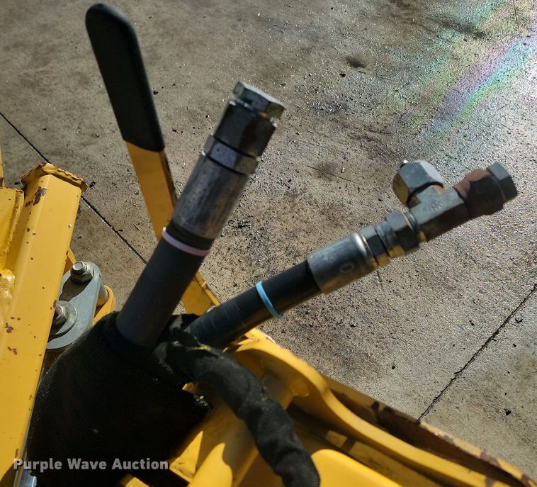 image for item LA9676 2006 Vermeer VP650 vibratory plow