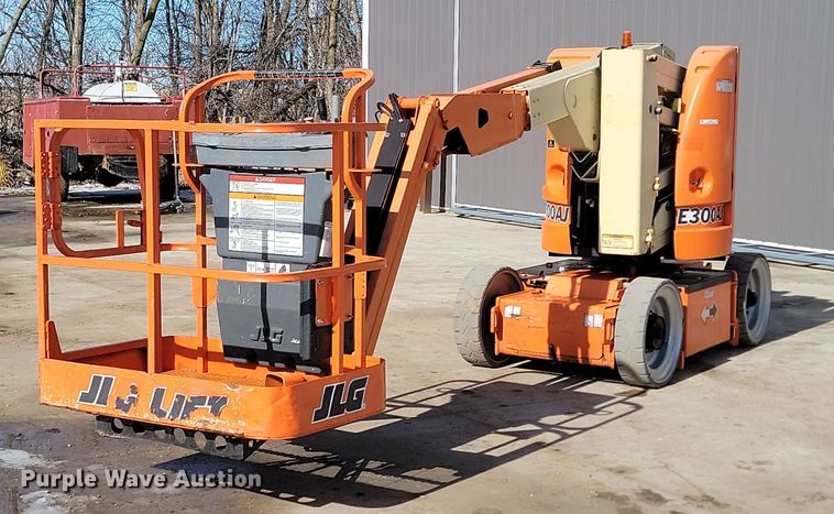 image for item LA9677 2007 JLG E300AJ boom lift
