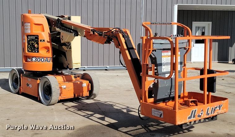 image for item LA9677 2007 JLG E300AJ boom lift