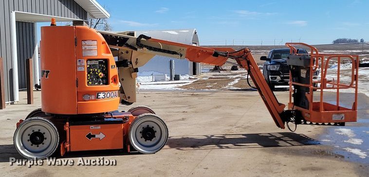image for item LA9677 2007 JLG E300AJ boom lift