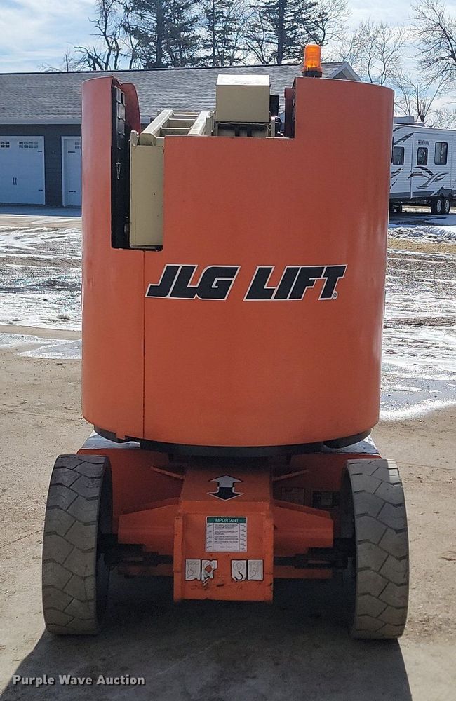 image for item LA9677 2007 JLG E300AJ boom lift