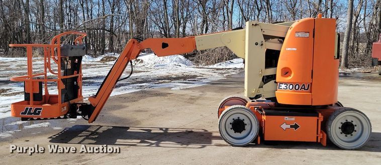 image for item LA9677 2007 JLG E300AJ boom lift