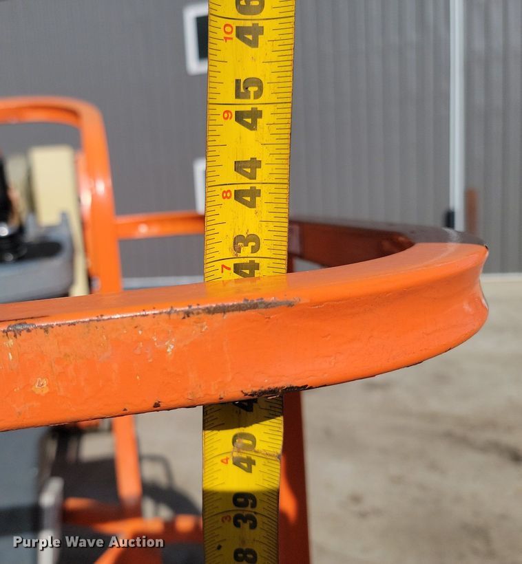 image for item LA9677 2007 JLG E300AJ boom lift