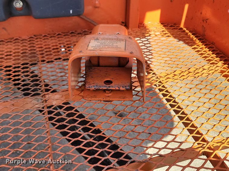 image for item LA9677 2007 JLG E300AJ boom lift